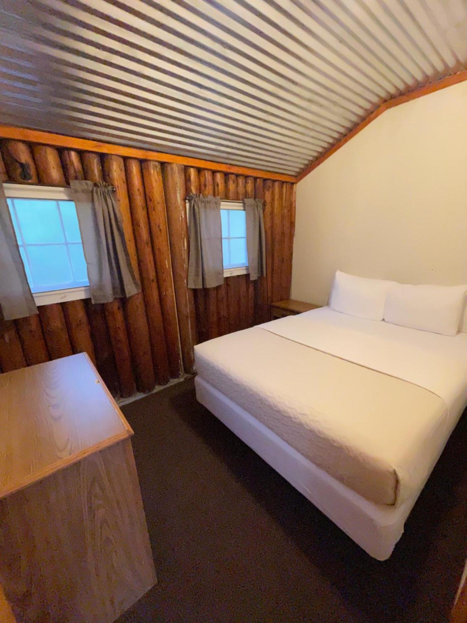 Hanging Horn Lakeside Resort Moose Lake ภายนอก รูปภาพ