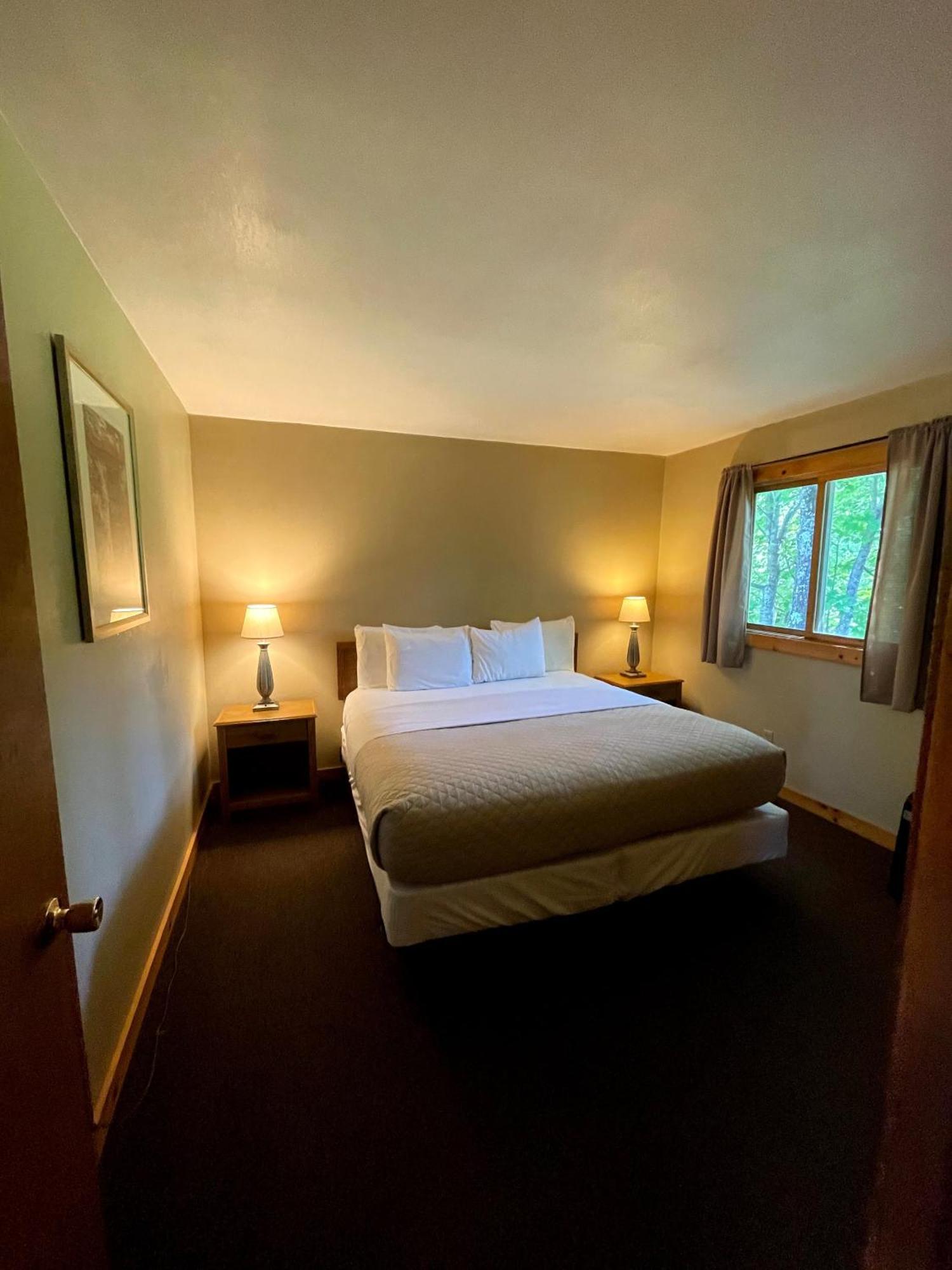Hanging Horn Lakeside Resort Moose Lake ภายนอก รูปภาพ