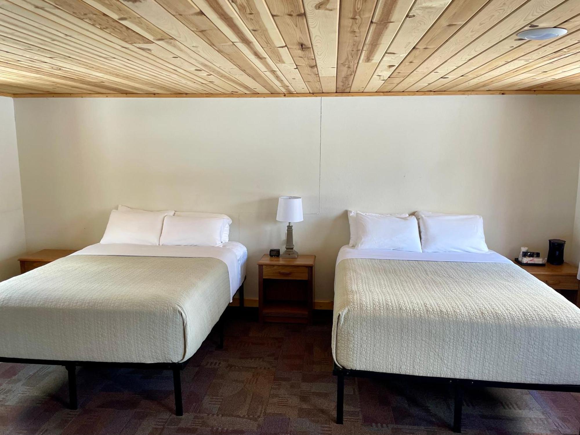 Hanging Horn Lakeside Resort Moose Lake ภายนอก รูปภาพ