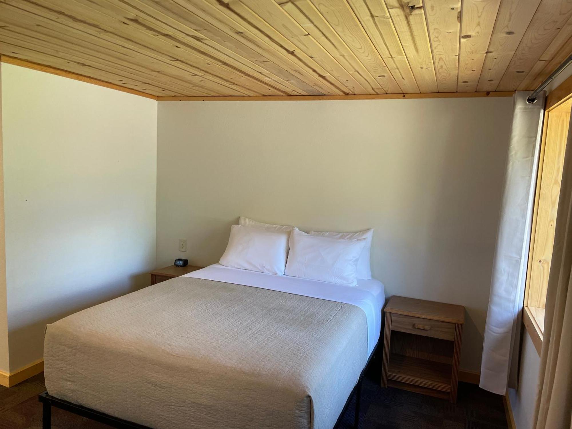 Hanging Horn Lakeside Resort Moose Lake ภายนอก รูปภาพ