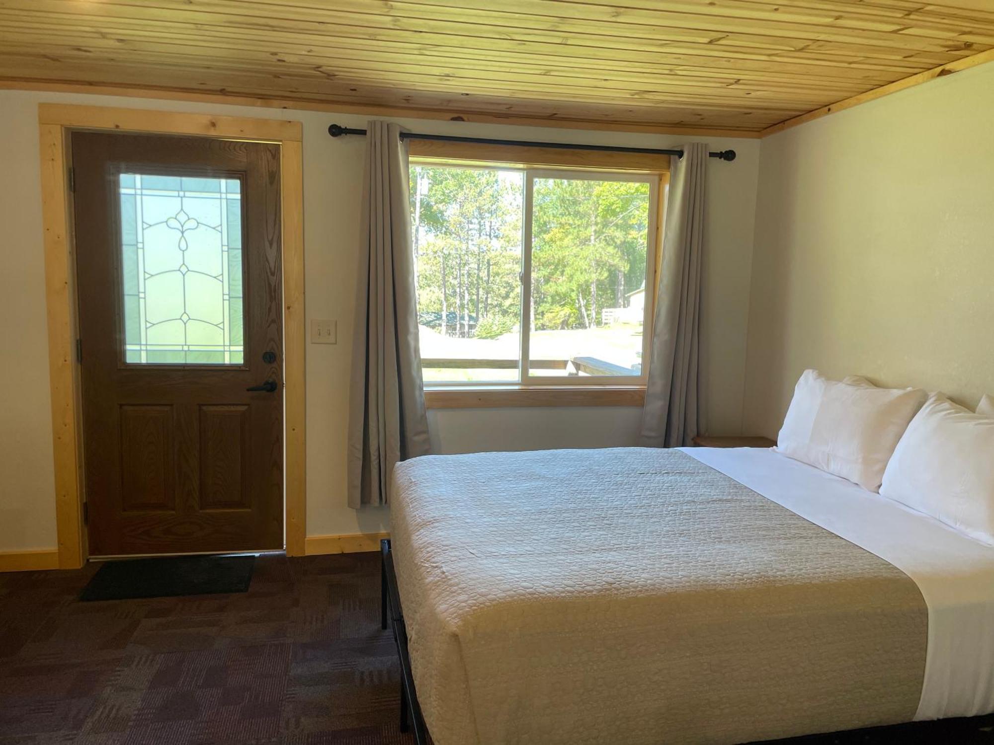 Hanging Horn Lakeside Resort Moose Lake ภายนอก รูปภาพ