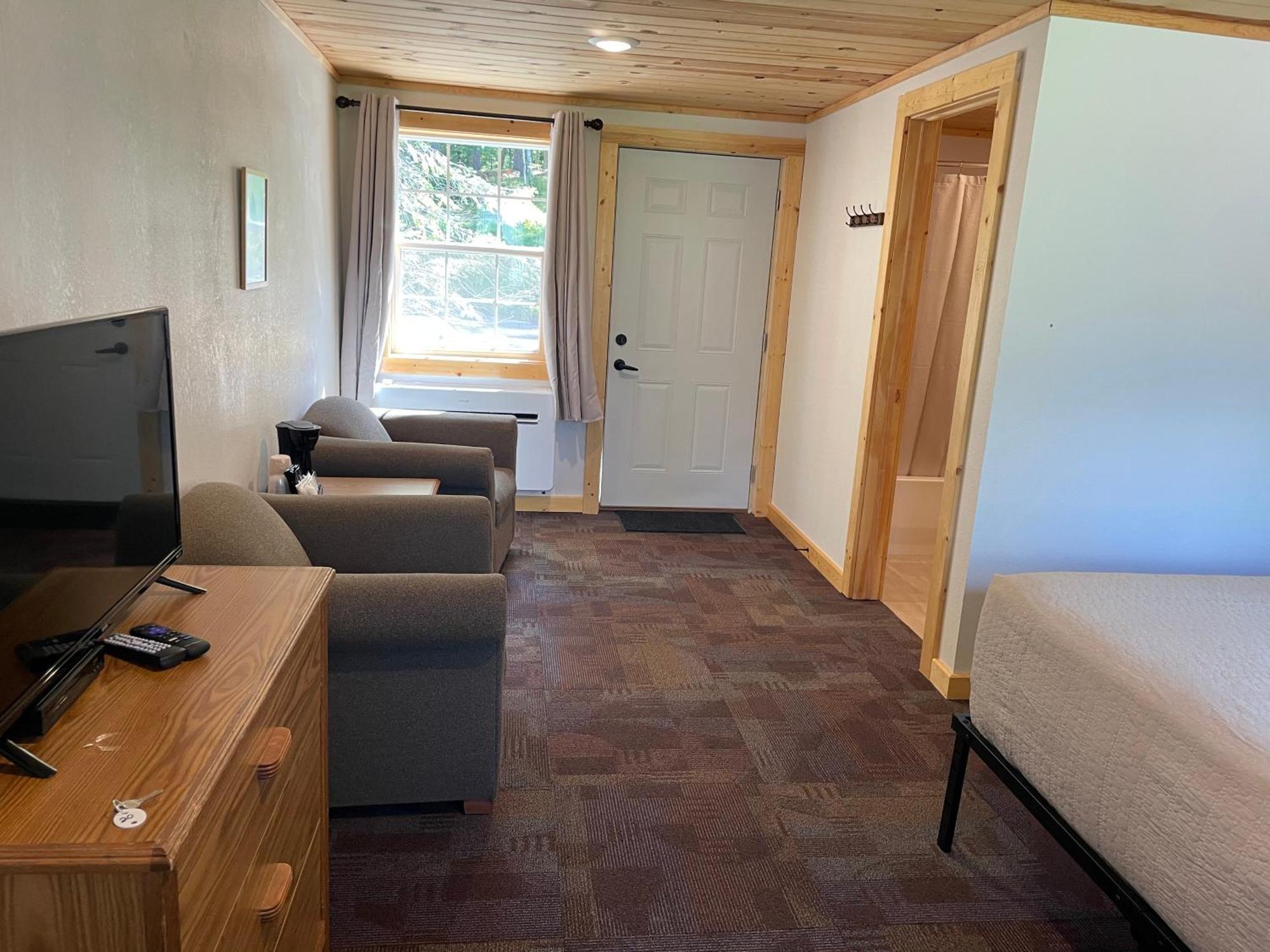Hanging Horn Lakeside Resort Moose Lake ภายนอก รูปภาพ